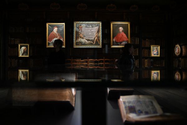 La bibliothèque-musée de L'Inguimbertine a ouvert ses portes en Provence
