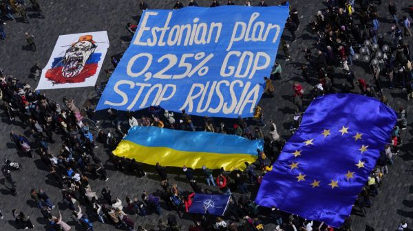 Flash mob en faveur d'une solution possible pour l'Ukraine grâce au plan estonien