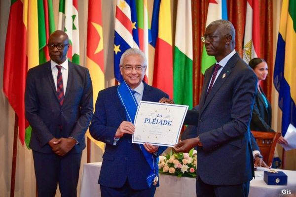 Photos: Cérémonie de remise de l'insigne de la Pléiade au PM mauricien et de la cérémonie d'ouverture de la 15e CDP, à Balaclava, Republique de Maurice