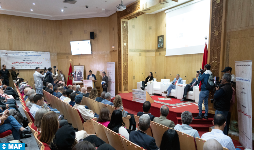 Mise en exergue à Rabat du rôle du Maroc dans la préservation de l'authenticité du zellige et du caftan marocains
