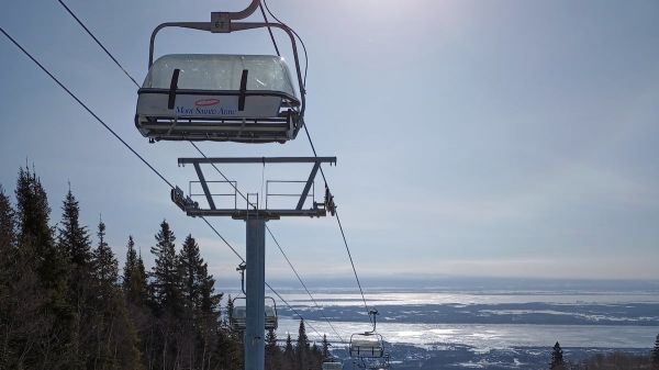 Mont-Sainte-Anne: le ministre Jonatan Julien a bon espoir de voir un dénouement avant la prochaine saison de ski