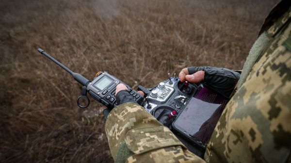 Guerre en Ukraine : des sites énergétiques russes en feu après des attaques de drones attribuées à Kiev