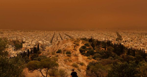 Engloutie par les poussières du Sahara, la Grèce en pleine "science-fiction”