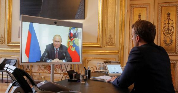 Michel Duclos : "Le dialogue de Macron avec Poutine a affaibli l'autorité de la France en Europe"