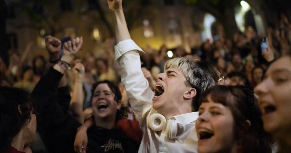 Le Portugal fête le cinquantième anniversaire de la Révolution des Œillets