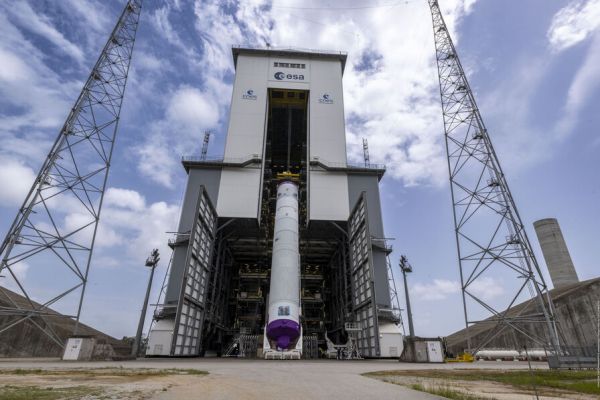 Avec Ariane 6 érigée sur son pas de tir, Kourou prêt à entrer dans une nouvelle ère spatiale