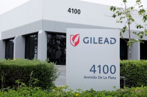 Gilead affiche une perte trimestrielle, mais son chiffre d'affaires augmente de 5 %.