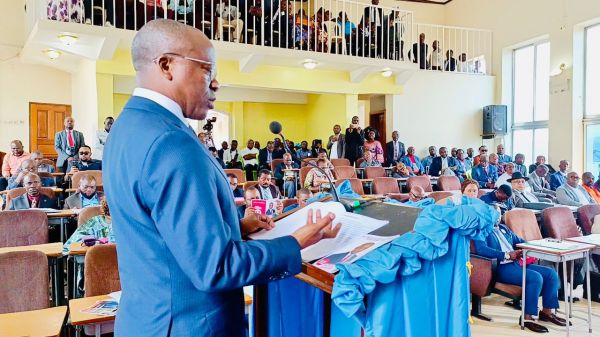 Elections des sénateurs: Eustache Muhanzi présente son projet de plaidoyer «Debout Sud-Kivu» axé sur le développement la province