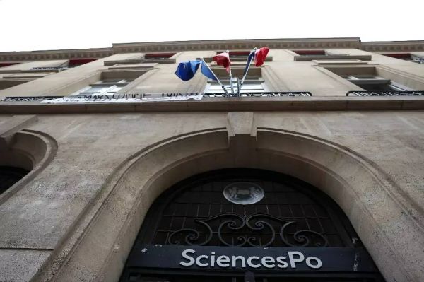 La mobilisation pro-palestinienne à Sciences Po Paris se poursuit, "la condamnation claire des agissements d'Israël" demandée