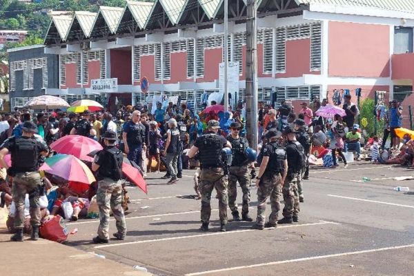 Mise en application de l'arrêté municipal à Mamoudzou : les migrants invités à quitter les rues de Cavani