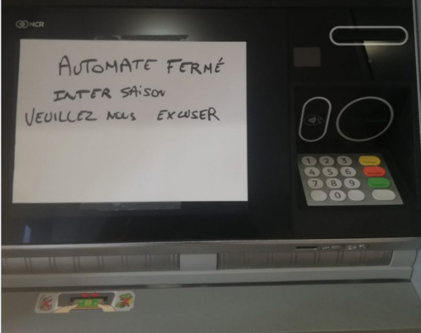 "Merci au Crédit Agricole, c'est sympa!": L'unique distributeur de la station d'Auron fermé pour "une politique d'économies"