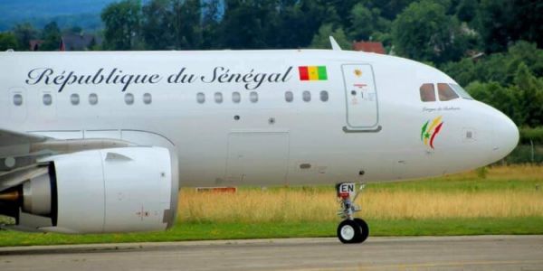 Sénégal : un ex-Premier ministre propose de vendre l'avion présidentiel