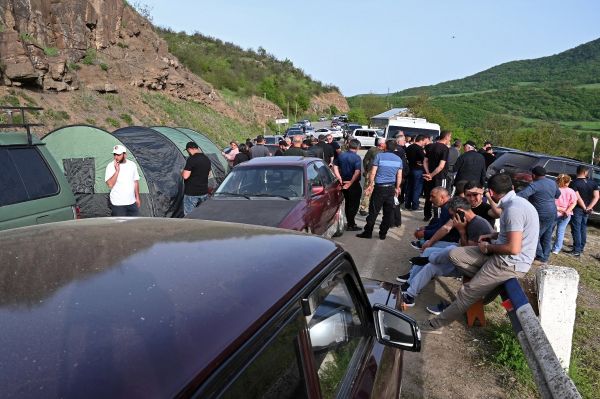 "Nous n'abandonnerons pas": des Arméniens combattent le transfert de terres à l'Azerbaïdjan