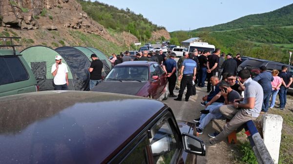 "Nous n'abandonnerons pas": des Arméniens combattent le transfert de terres à l'Azerbaïdjan