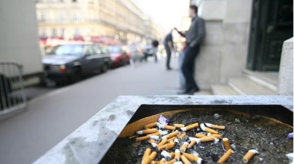 « Deux tiers des mégots se retrouvent dans l'eau » : Emmanuelle Béguinot, directrice du CNCT, défend la suppression des filtres de cigarettes