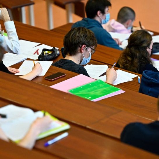 Universités: une rentrée "100% présentiel", le but de l'exécutif