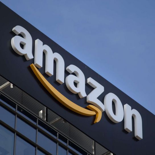 Choose France: Amazon investira 1,2 milliard d'euros dans l'IA et ses entrepôts, annonce l'Élysée
