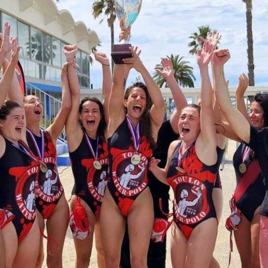"C'est la folie", le Toulon water-polo sacré champion de France de N1 féminine