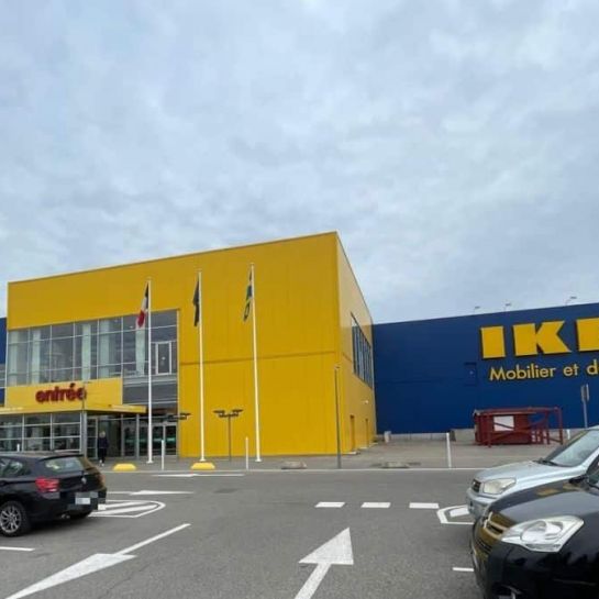 La chaise rétro des années 60 fait son grand retour chez IKEA et c’est un gros carton