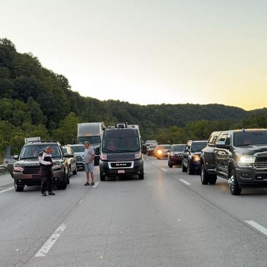 États-Unis : une fusillade fait cinq blessés dans le Kentucky, le suspect « armé et dangereux » activement recherché