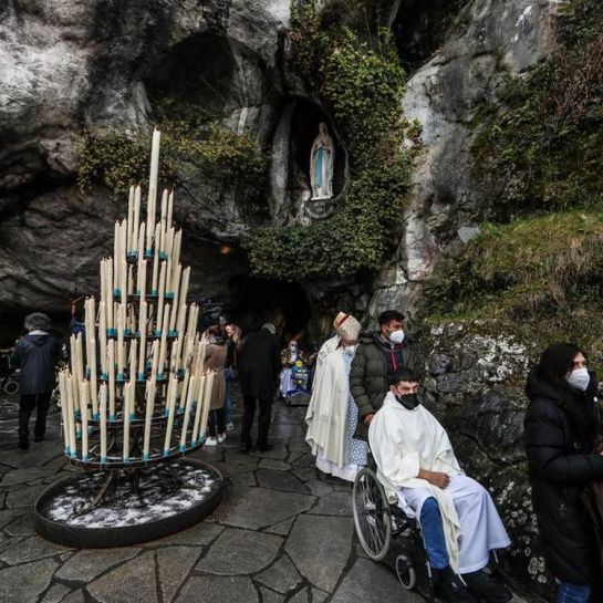 Lourdes : la grotte du sanctuaire a rouvert au public après d'importantes inondations