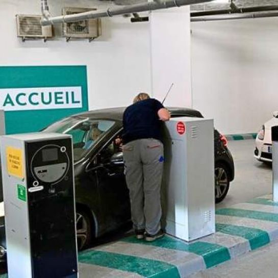 5000€ pour 2H de Parking : la Mère de Famille Trop Pressée n'a pas Vérifié le Montant Payé à la Sortie du Parking.