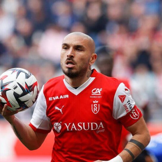 "Ils ont cherché un bouc émissaire c'est tombé sur moi !": Teddy Teuma revient sur sa fin de saison avec Reims