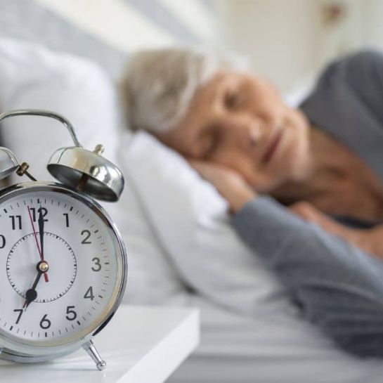 Le nombre d’heure qu’il faut vraiment dormir après 60 ans pour rester en bonne santé