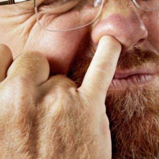 Ce Que Signifie Le Fait De Se Curer Le Nez En Public (D'Après Les Psychologues).