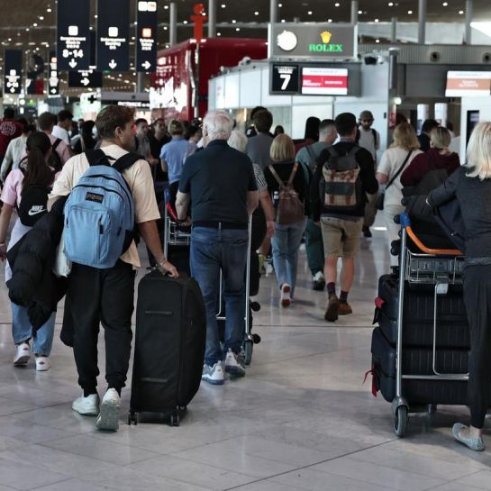 « Tout ce temps passé à attendre pour rien » : un Charentais raconte son périple dans l'enfer de la grève des contrôleurs aériens