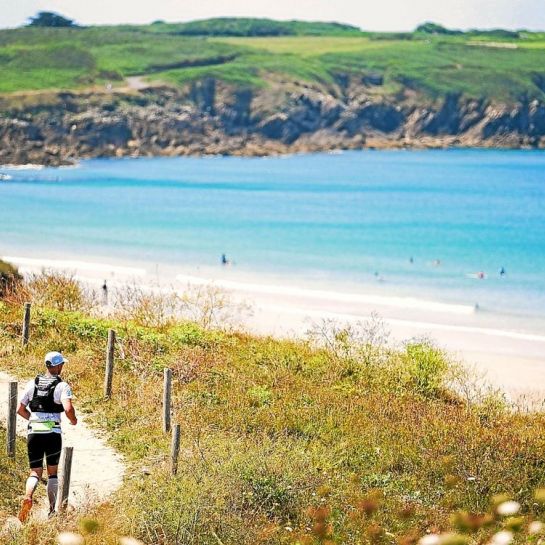 « L'idée est de profiter du paysage », une poignée de trailers cumule Trail du Bout du Monde et Tour de l'île de Batz