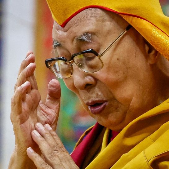 Le Dalaï Lama prie pour la paix pour son 90e anniversaire
