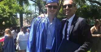 Gad Elmaleh, un papa heureux à la remise de diplôme de son fils