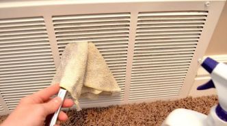 L'Astuce Pour Nettoyer une Grille d'Aération Facilement.