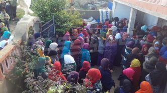 La famille Ghozlani manifeste contre la condition de leur hébergement