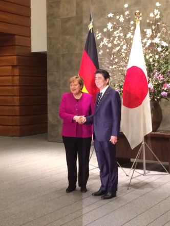 Asô se rétracte | Abe remonte | Merkel à Tôkyô