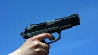 Sotacib: Un gardien brandit une arme face aux ouvriers