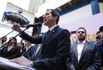 Démis de ses fonctions au parlement, Guaidó rejette la sanction du Contrôleur vénézuélien