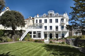 Guernesey : la fantasque maison Victor Hugo rouvre ses portes