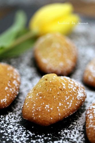 Madeleines  parfumées au zeste de bergamote