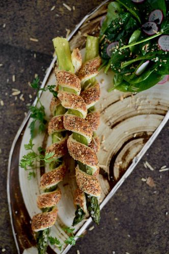 Feuilletés d'asperges vertes au parmesan et graines de pavot