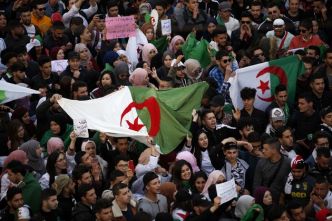 Gréves, marches et sit-in Etudiants et travailleurs maintiennent la pression