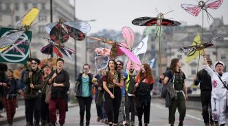 Royaume-Uni: Plus de 100 personnes arrêtées à Londres après des blocages «écologiques»