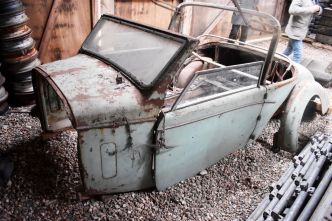 Vente aux enchères.Une carrosserie de Bugatti Type 44 sortie de grange