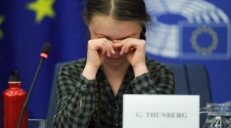 Greta Thunberg, en larme, appelle les dirigeants européens à se mobiliser les jeunes à voter