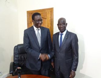 Mbagnick Ndiaye passe le flambeau de l'Intégration africaine et de la Francophonie à Amadou Ba.