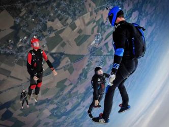 Simulateur de Chute Libre AIRFLY64 - Prenez votre envol dès aujourd'hui !