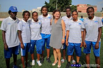 La Ministre française des Sports Roxana Maracineanu visite les footballeurses de l’AS Dakar Sacré-Coeur. – Wabitimrew.net