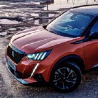Nouvelle Peugeot 2008 : Plug it, touch it, play it… Technologic !
