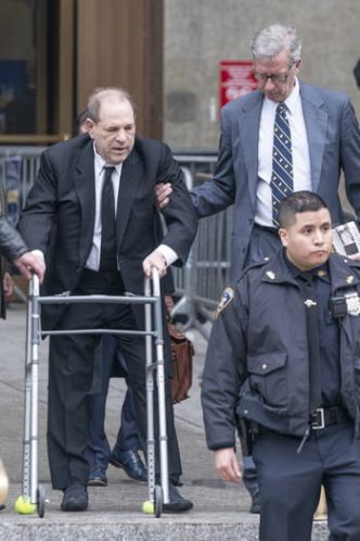 Harvey Weinstein en déambulateur pour le début de son procès